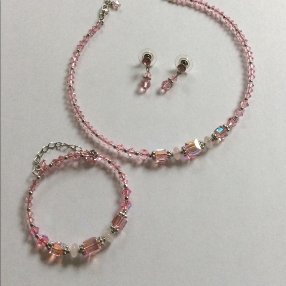 Pink Crystal Little Girls Beaded Jewelry Set. - Picture 3 of 8